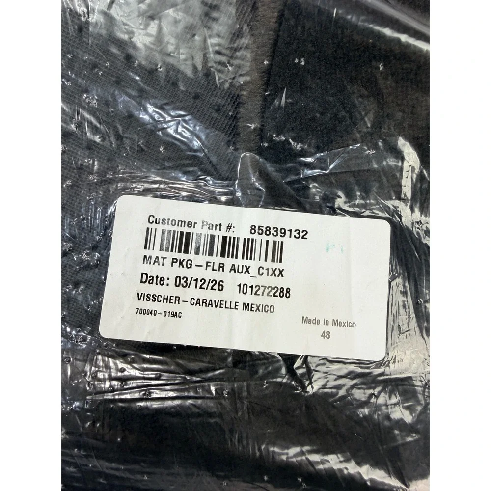 Cadillac SRX 2026 Factory Sealed Carpet Floor Mat 3pc Set Black 85839132 NEW